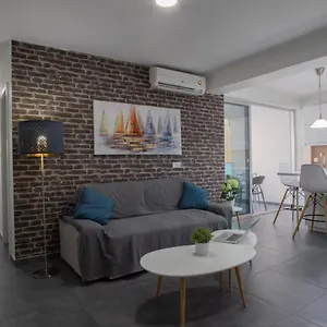 https://poseidon-apartment-by-michalis.hotelsatayianapa.com